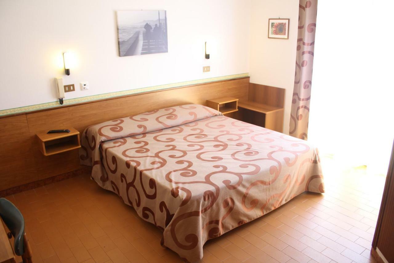 Hotel Helga Caorle Eksteriør billede